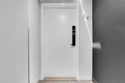 3900 Confederation Parkway 5907, Mississauga, On L5b 0m3
