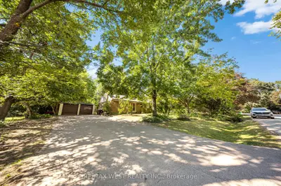 1610 Magenta Court, Mississauga, On L5g 3a7