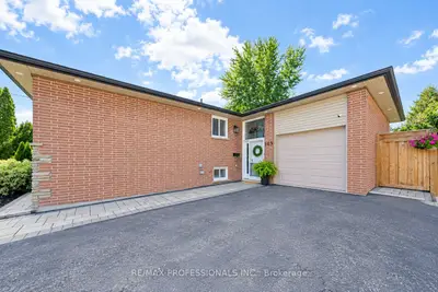 103 West Deane Park Drive, Toronto, On M9b 2s5
