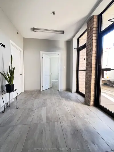 6731 Columbus Road 9 & 10, Mississauga, On L5t 2m4