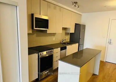 2433 Dufferin Street 702, Toronto, On M6e 3t3