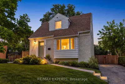 3 Greenacres Road, Toronto, On M6m 4a6