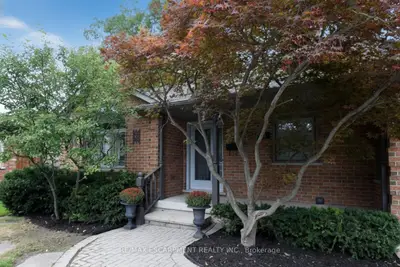715 Bateman Court, Burlington, On L7t 4k5