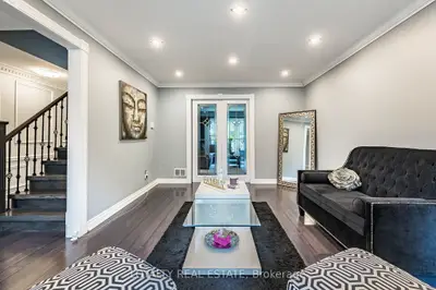 52 Newcastle Crescent, Brampton, On L6s 3y8