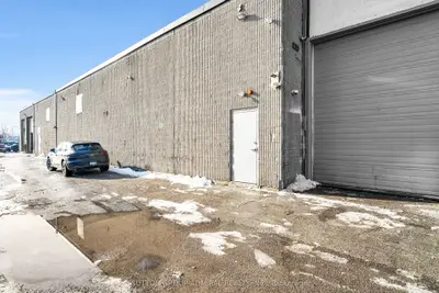 70 Vanley Crescent 3, Toronto, On M3j 2b8