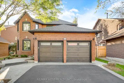 1136 Goodson Crescent, Oakville, On L6h 4a4