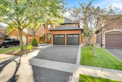 1136 Goodson Crescent, Oakville, On L6h 4a4
