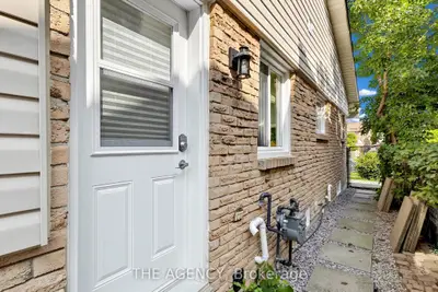 2774 Quill Crescent Lower, Mississauga, On L5n 2g9