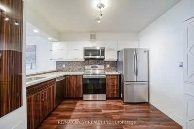 234 Albion Road Ph10, Toronto, On M9w 6a7