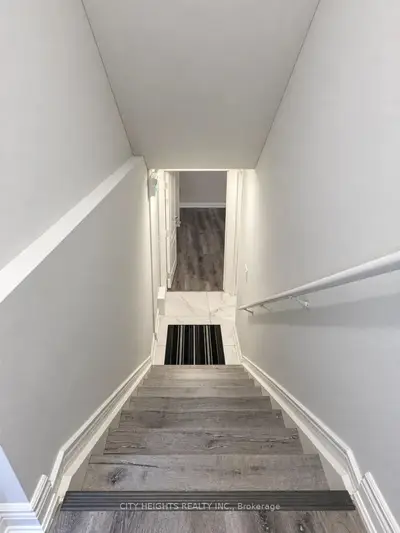 44 Victoriaville Road Lower, Brampton, On L6x 0y9