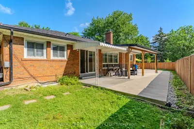 1074 Flagship Drive, Mississauga, On L4y 2j7