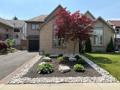 19 Elmbrook Crescent Lower, Toronto, On M9c 5b2