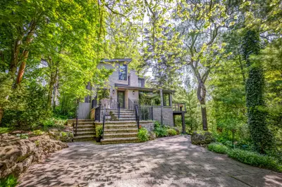 1273 Queen Victoria Avenue, Mississauga, On L5h 3h2