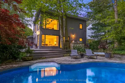 1273 Queen Victoria Avenue, Mississauga, On L5h 3h2