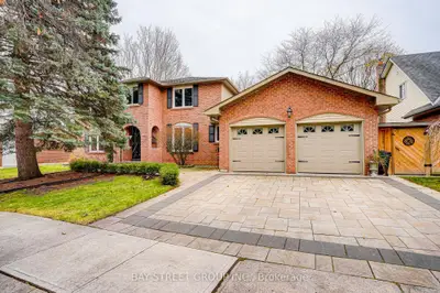 220 ARICHAT Road, Oakville, ON L6J 6A7