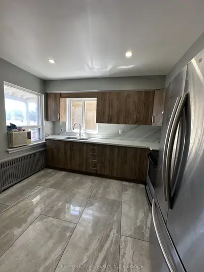 1705 Jane Street Unit A, Toronto, On M9n 2s3