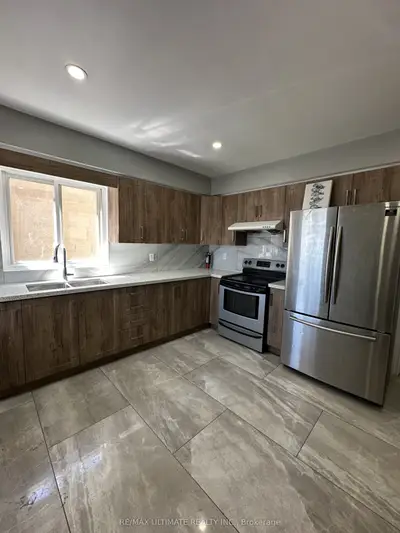 1705 Jane Street Unit A, Toronto, On M9n 2s3