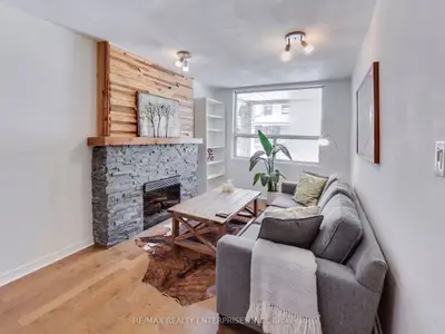 39 Pendrith Street, Toronto, On M6g 1r6