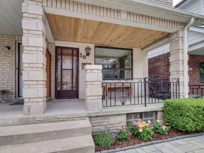 39 Pendrith Street, Toronto, On M6g 1r6