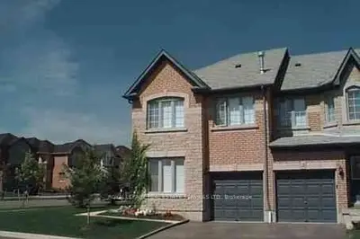 455 Apache Court 2, Mississauga, On L4z 3w8