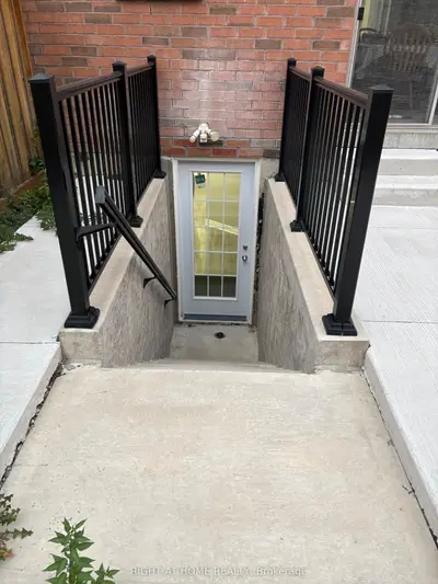 846 Francine Crescent (lower Level), Mississauga, On L5v 0e2