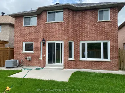 213 Barondale Drive, Mississauga, On L4z 3n7