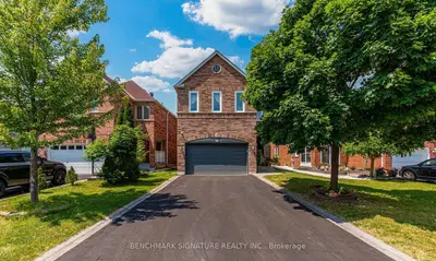 36 Twisted Oak Street, Brampton, On L6r 1t1