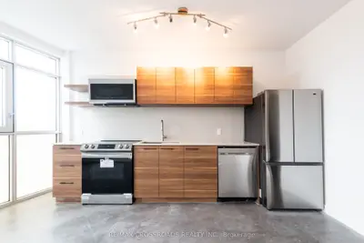 3333 Dundas Street W 3a, Toronto, On M6p 2a6