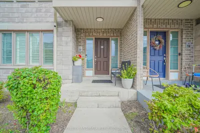 60 Parrotta Drive 251, Toronto, On M9m 0e5