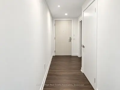 30 Samuel Wood Way Ph2408, Toronto, On M9b 0c9