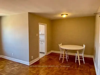 11 Anglesey Boulevard 305, Toronto, On M9a 3b2