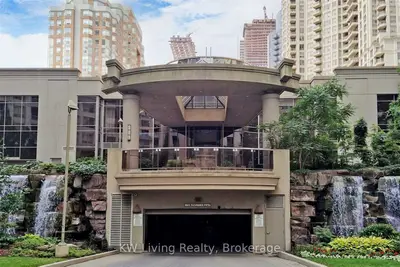 3880 Duke Of York Boulevard 1718, Mississauga, On L5b 4m7
