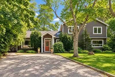 46 Germorda Drive, Oakville, On L6h 1a8