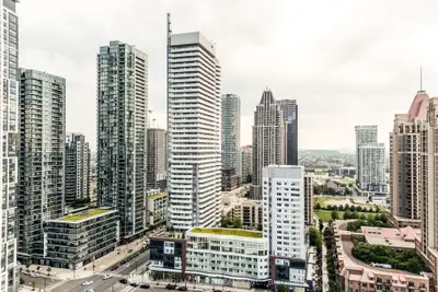 4065 Confederation Parkway 1412, Mississauga, On L5b 0l4