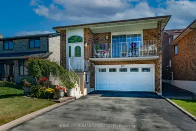 915 Lovingston Crescent, Mississauga, On L4w 3s6