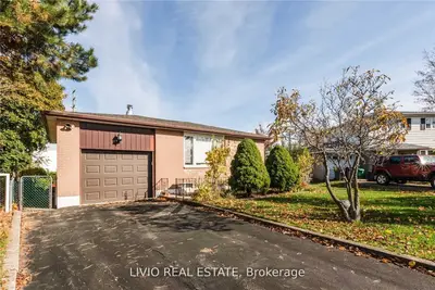 12 Finsbury Drive, Brampton, On L6t 3p9