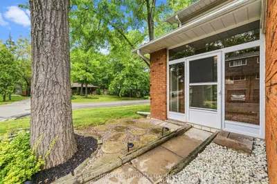 1270 GAINSBOROUGH Drive 61, Oakville, ON L6H 2L2
