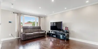 71 Addington Crescent Main, Brampton, On L6t 2r4