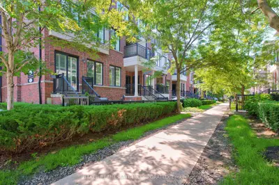 120 Twenty Fourth Street Th 31, Toronto, On M8v 0b9
