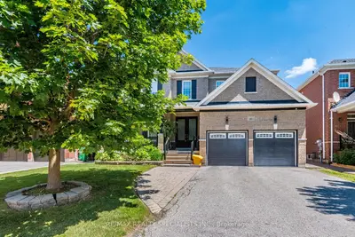 49 Maisonneuve Boulevard, Brampton, On L6p 1y7