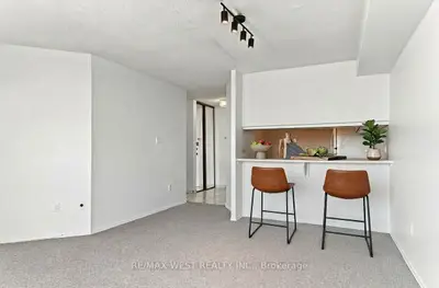 234 Albion Road 2107, Toronto, On M9w 6a5