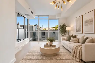 36 Howard Park Avenue 307, Toronto, On M6r 0a7