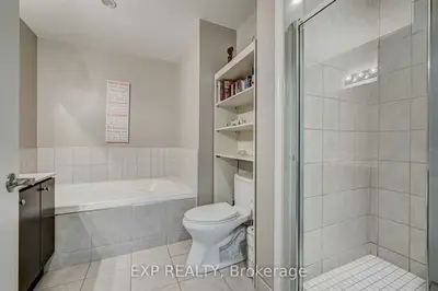 9 George Street 1111, Brampton, On L6x 0t6