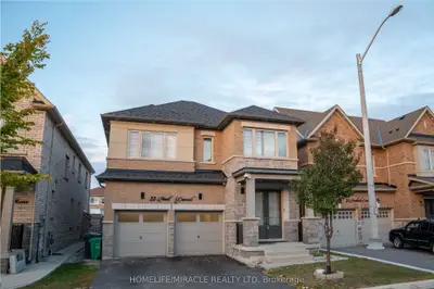 23 Hendricks Crescent, Brampton, On L6y 4l2
