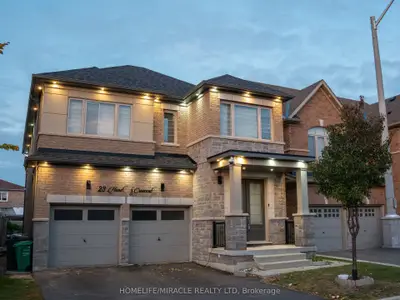 23 Hendricks Crescent, Brampton, On L6y 4l2