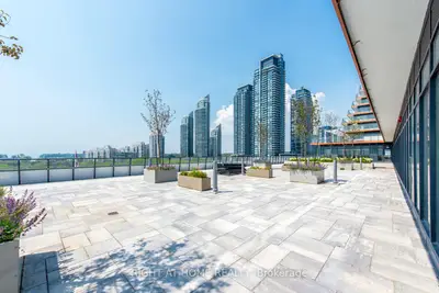 30 Shore Breeze Drive 3313, Toronto, On M8v 0j1