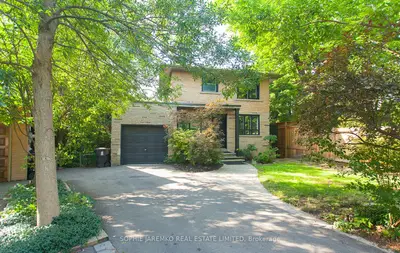 4 Woodhaven Heights, Toronto, On M8x 1v2