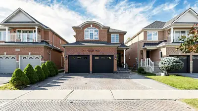 3433 Sunlight Street, Mississauga, On L5m 7m8