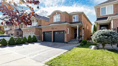 3433 Sunlight Street, Mississauga, On L5m 7m8