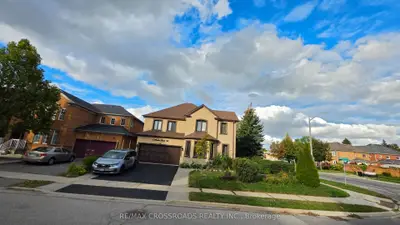 3 Meadow Glade Road, Brampton, On L6r 1z7